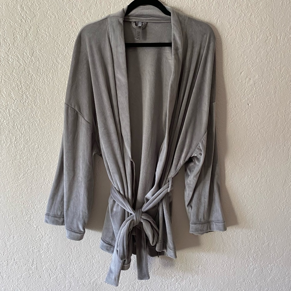 SKIMS Lounge Cardigan With Belt Size M Gray Velour Soft Cozy Fall Winter